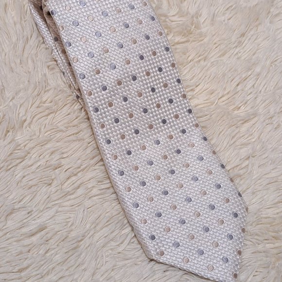 Countess Mara White with Dots Tie - Picture 1 of 6